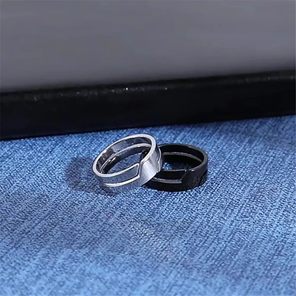 Anillo Skyrim de acero inoxidable para hombre y mujer, estilo minimalista, informal, color negro, 2025, ideal como regalo de boda para pareja.