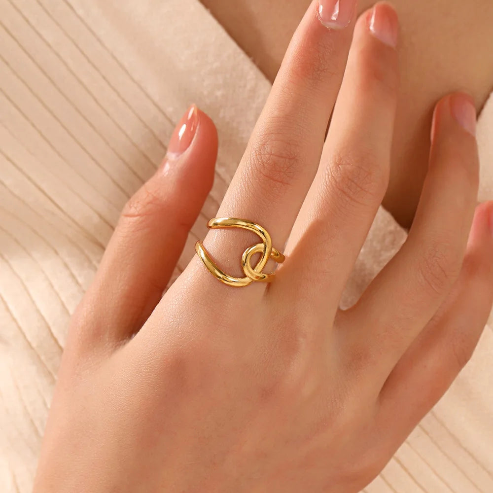 Anillo de acero inoxidable con forma de corazón para mujer, de color dorado, de metal, hueco, resistente al agua, ideal como regalo de novia